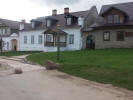 Изборск, вид на дом купца Белянина, в котором размещается музей-заповедник «Изборск, и «Трапезную»
